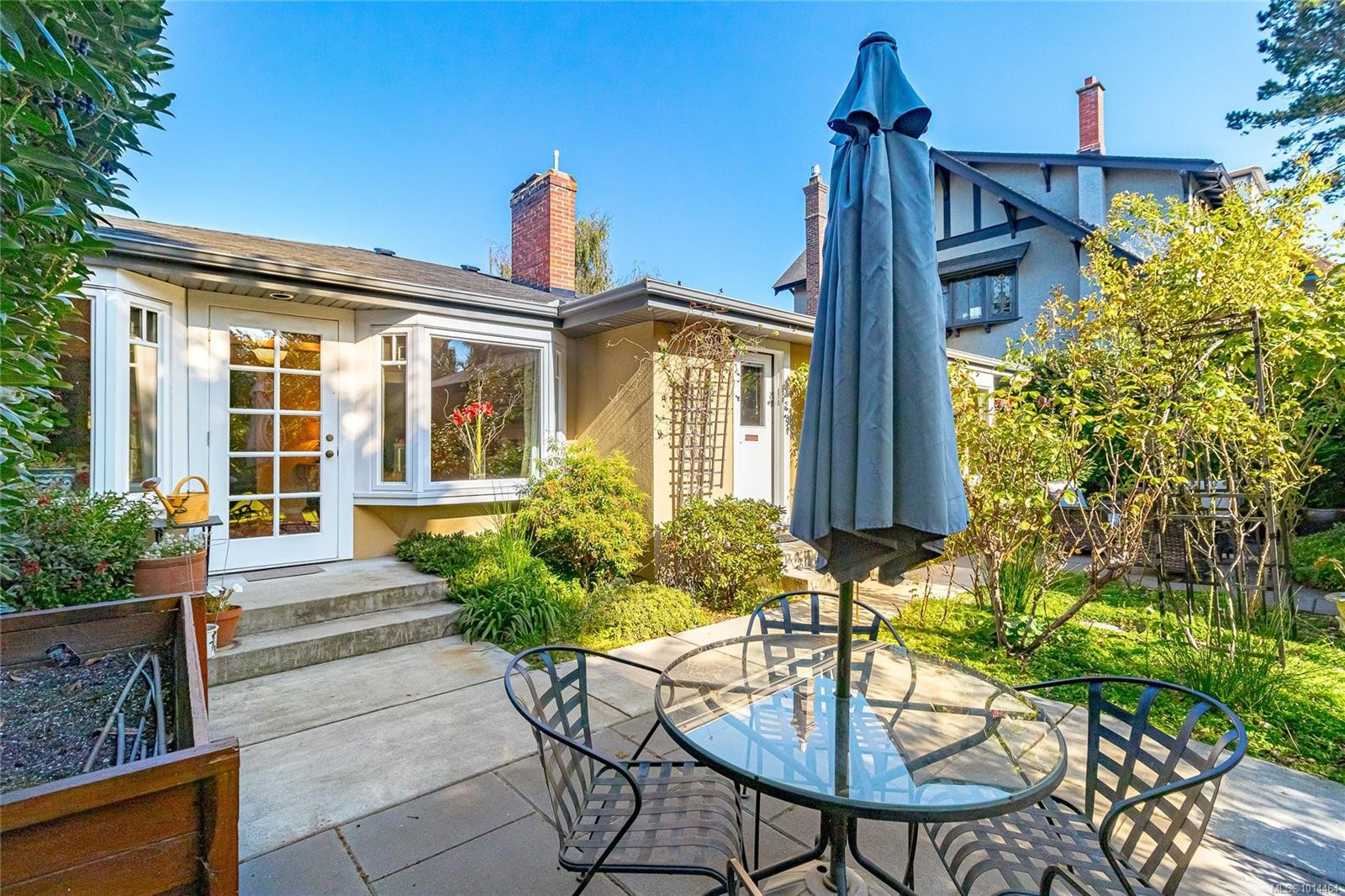 1082 Newport Ave, Oak Bay, BC