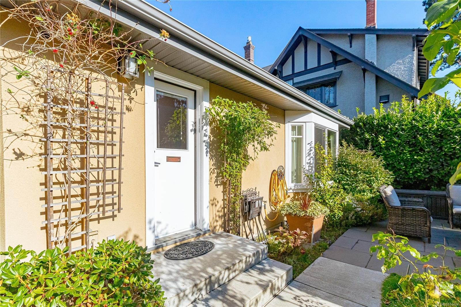 1082 Newport Ave, Oak Bay, BC