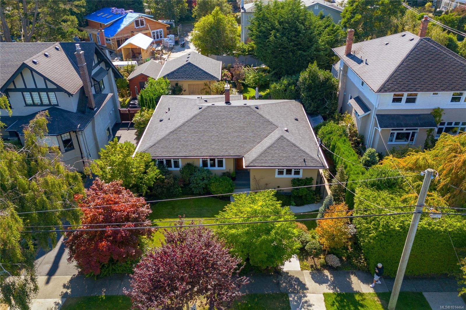 1082 Newport Ave, Oak Bay, BC