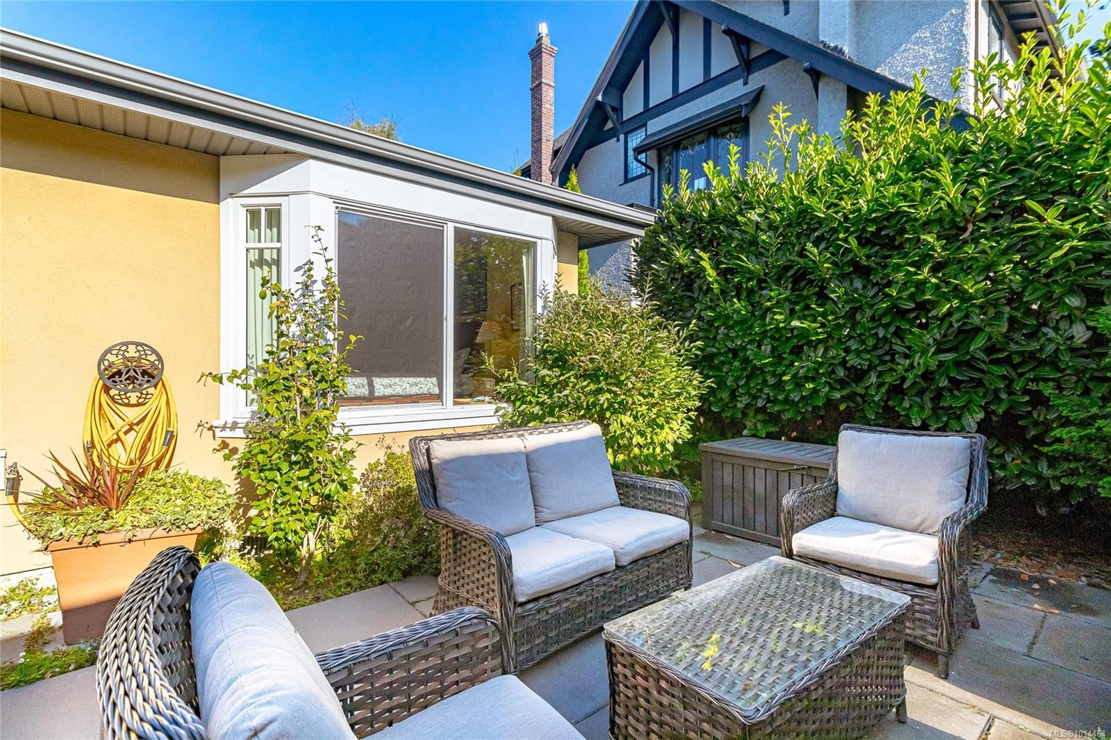 1082 Newport Ave, Oak Bay, BC