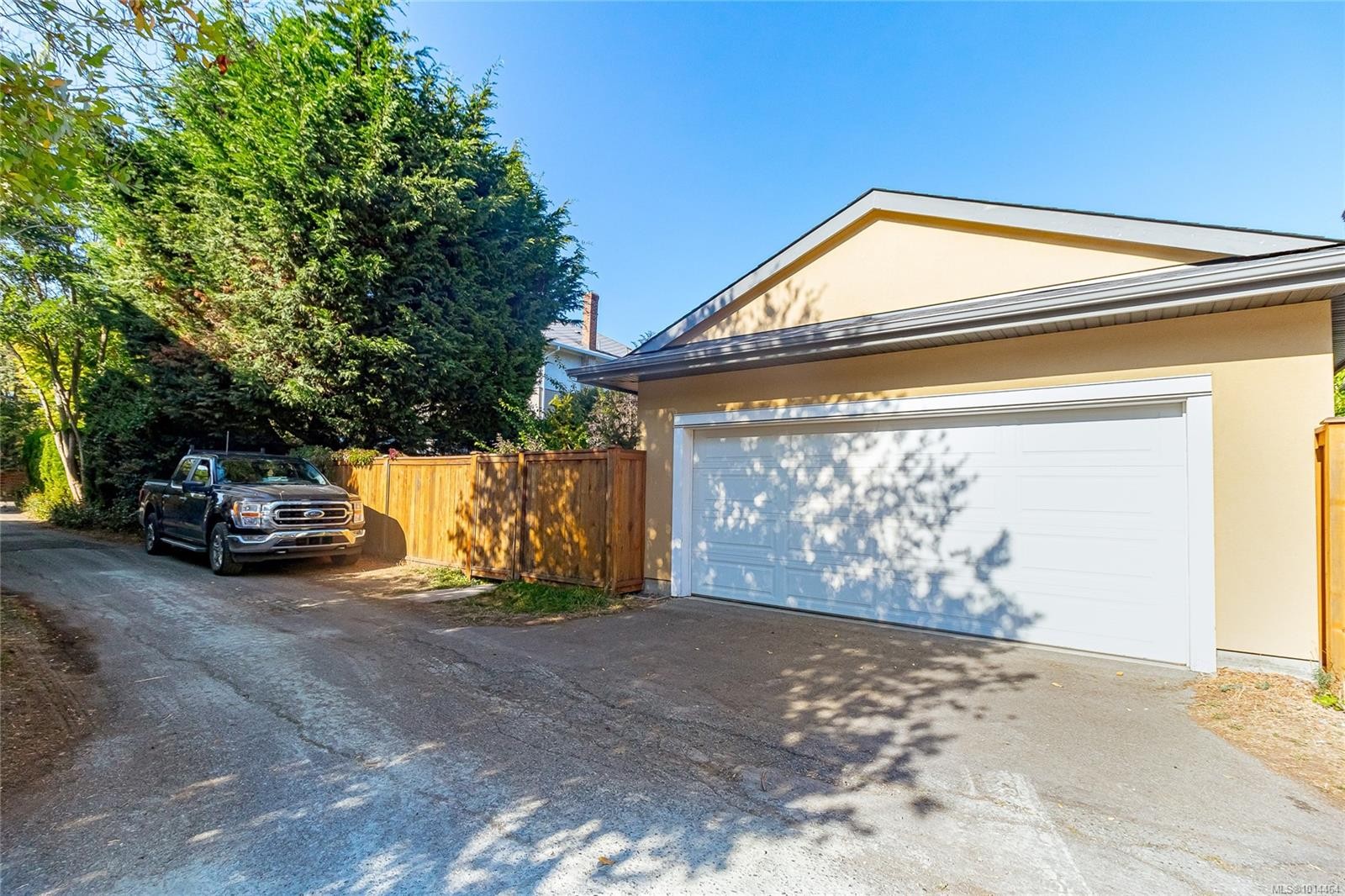 1082 Newport Ave, Oak Bay, BC