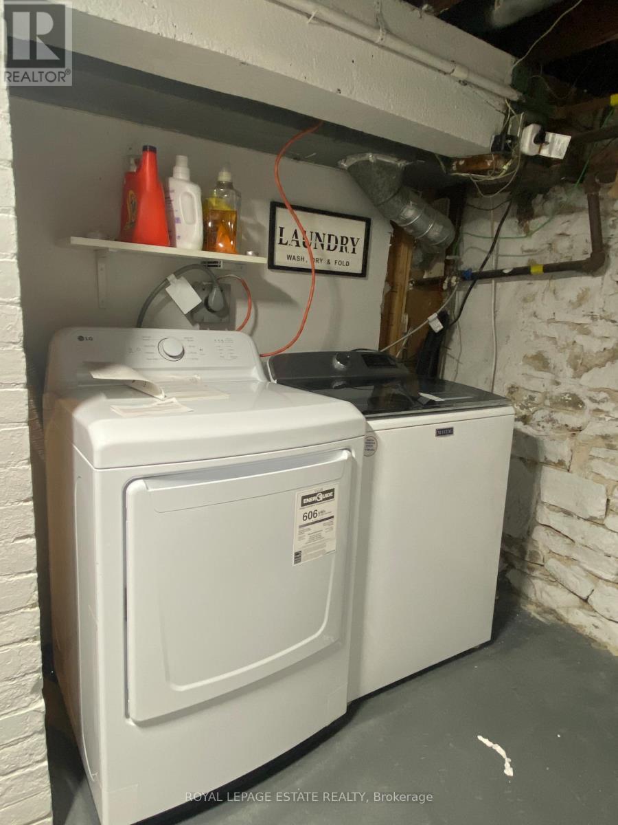 Bsmt - 114 Baldwin Street, Toronto, ON - Indoor Photo Showing Laundry Room