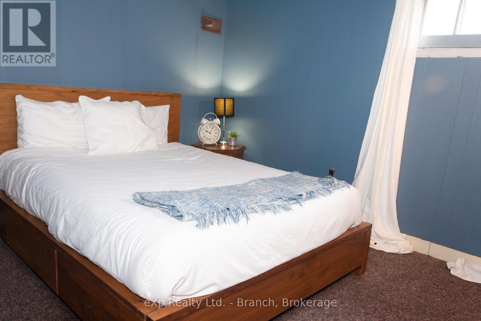 54 Sixth Street, Smooth Rock Falls (Srf), ON - Indoor Photo Showing Bedroom