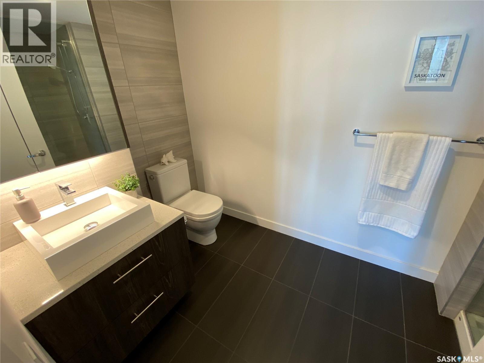 1202 490 2Nd Avenue S, Saskatoon, SK - Indoor Photo Showing Bathroom