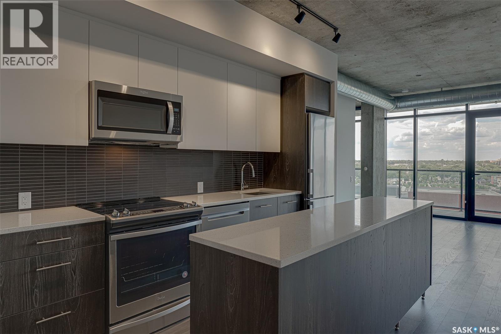 1202 490 2Nd Avenue S, Saskatoon, SK - Indoor Photo Showing Kitchen With Upgraded Kitchen