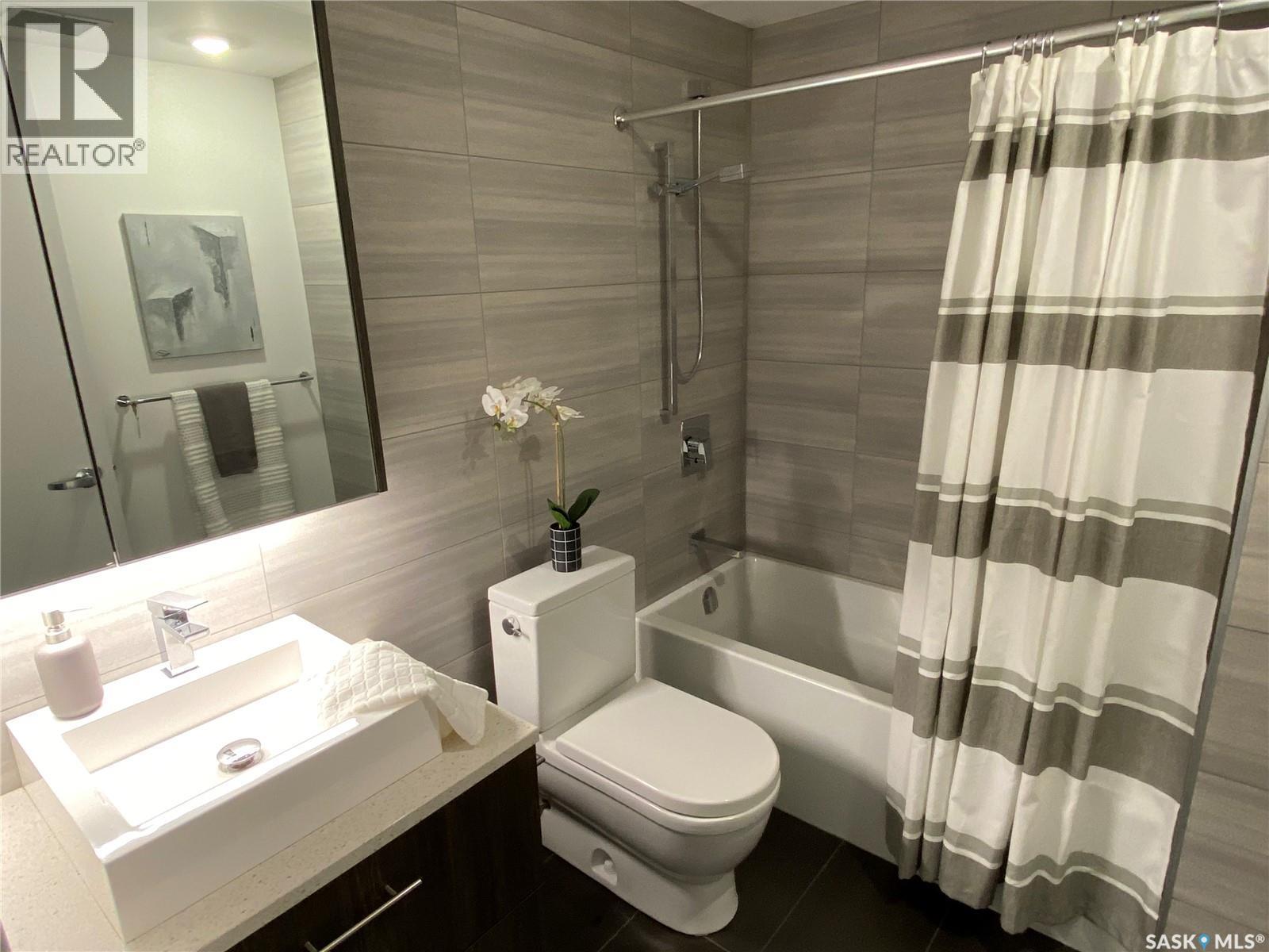 1202 490 2Nd Avenue S, Saskatoon, SK - Indoor Photo Showing Bathroom