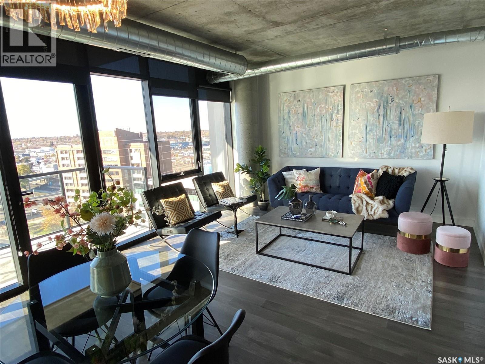 1202 490 2Nd Avenue S, Saskatoon, SK - Indoor Photo Showing Living Room