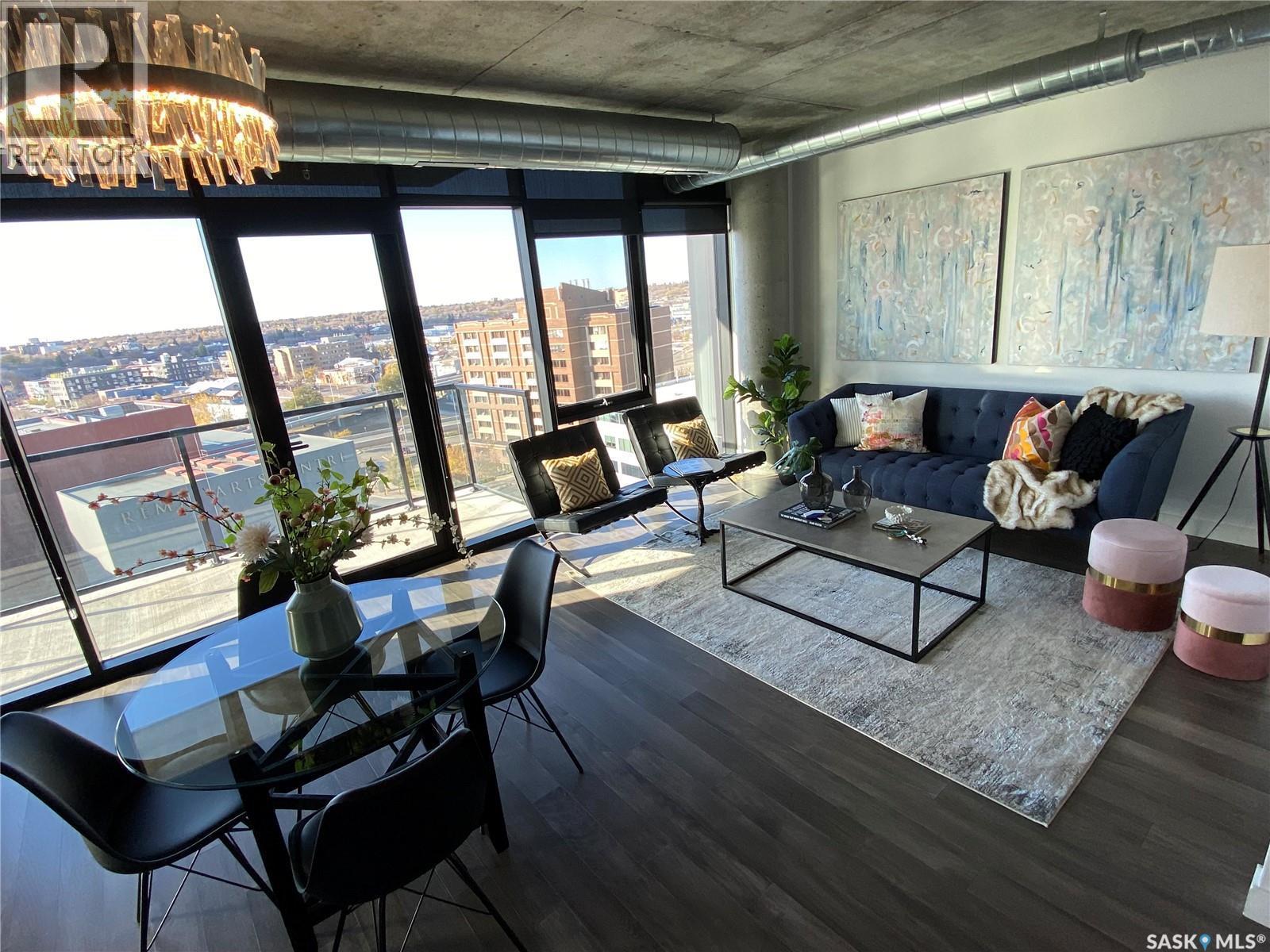 1202 490 2Nd Avenue S, Saskatoon, SK - Indoor Photo Showing Living Room