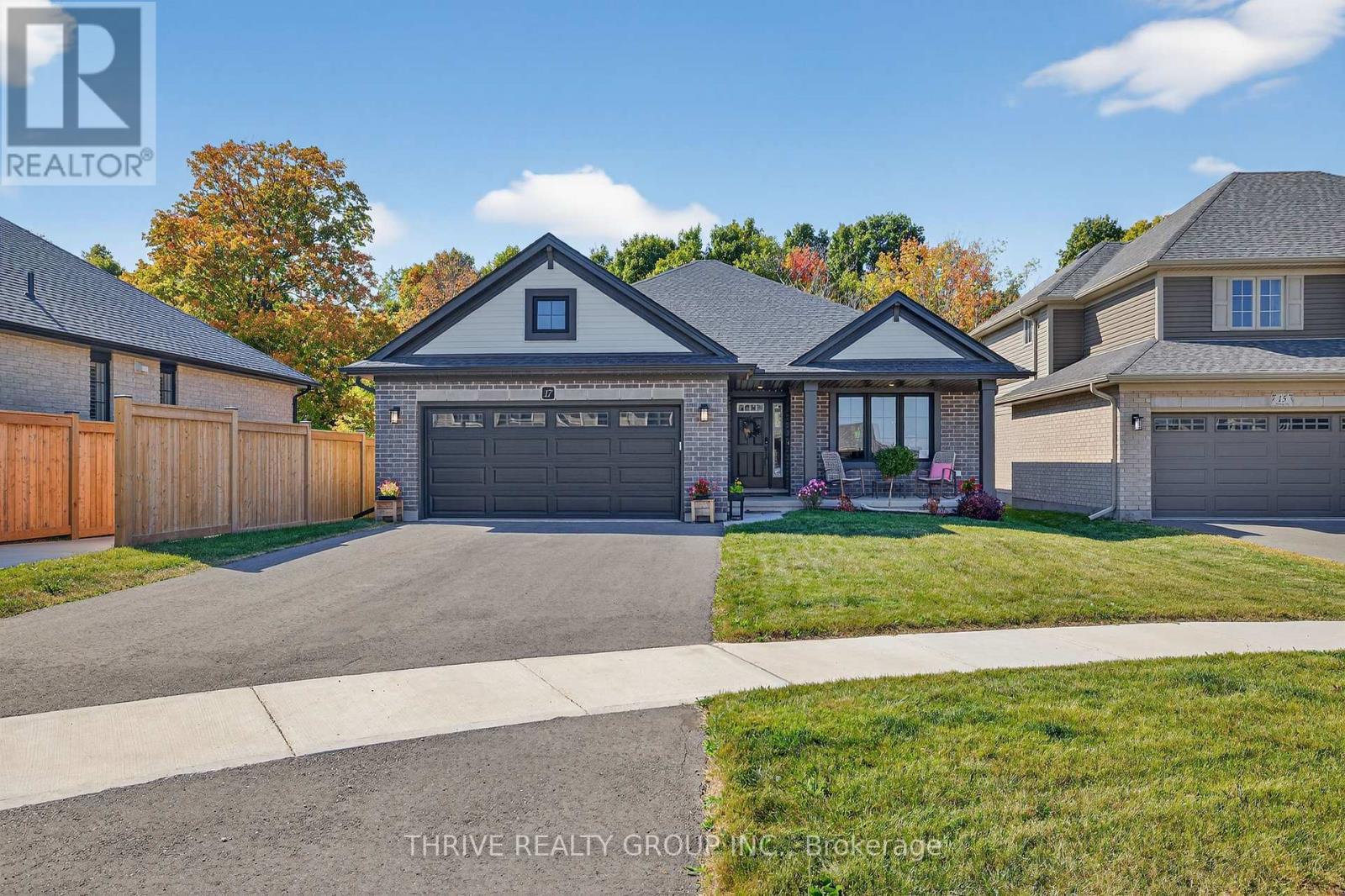 17 Dunning Way, St. Thomas, ON - Outdoor With Facade