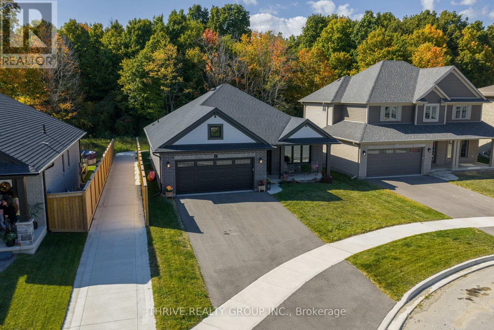 17 Dunning Way, St. Thomas, ON - Outdoor With Deck Patio Veranda With Facade