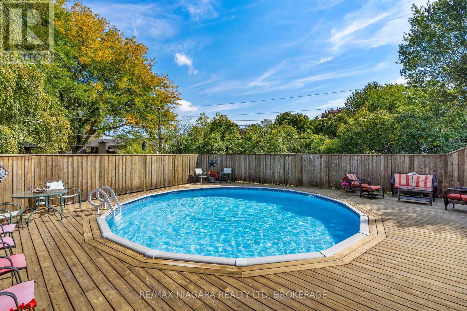 28 Thorncrest Road, Port Colborne (Main Street), ON - Outdoor With Above Ground Pool With Deck Patio Veranda With Backyard