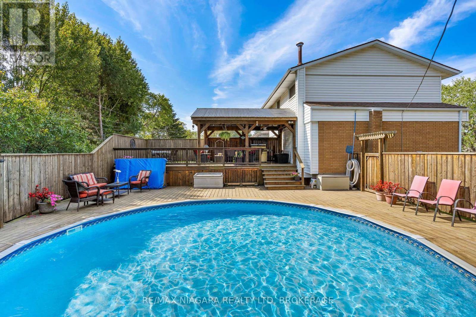 28 Thorncrest Road, Port Colborne (Main Street), ON - Outdoor With Deck Patio Veranda