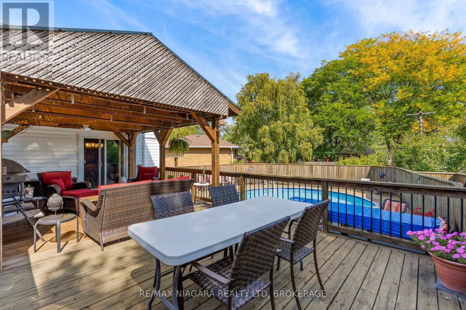 28 Thorncrest Road, Port Colborne (Main Street), ON - Outdoor With Deck Patio Veranda With Exterior