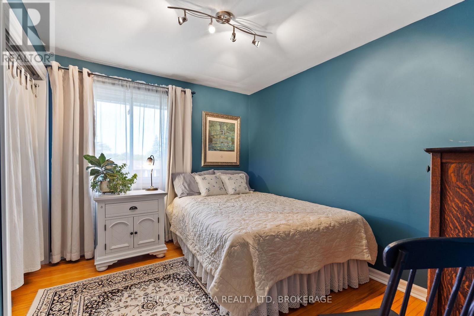 28 Thorncrest Road, Port Colborne (Main Street), ON - Indoor Photo Showing Bedroom