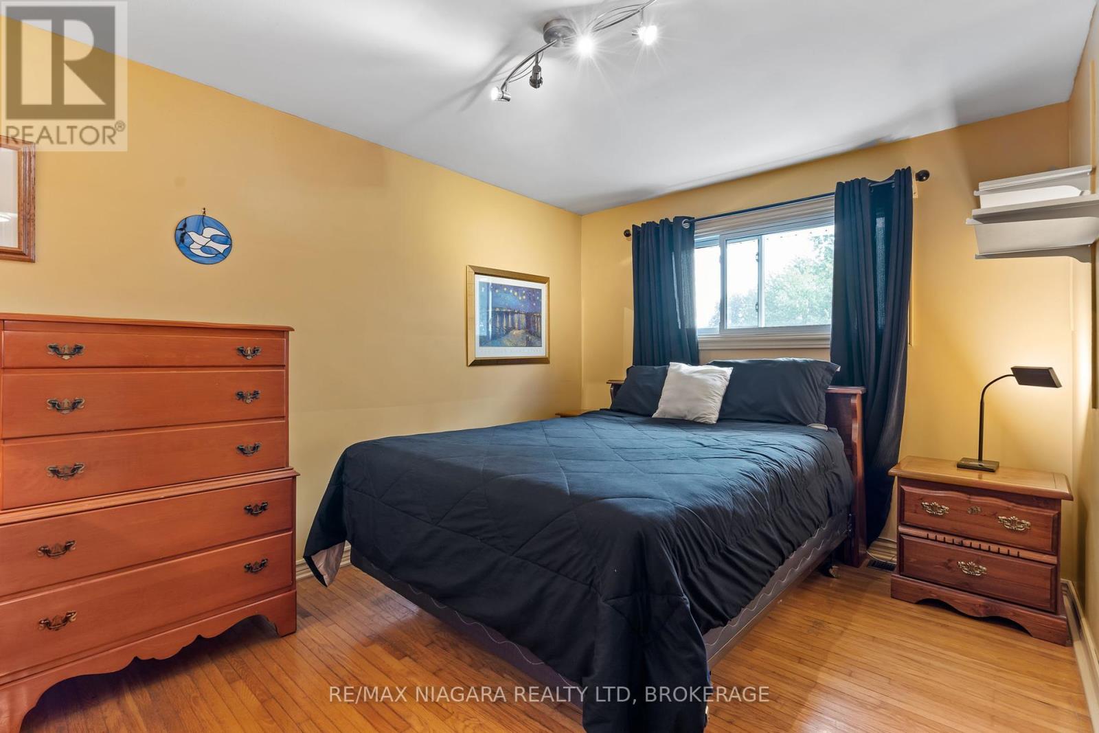 28 Thorncrest Road, Port Colborne (Main Street), ON - Indoor Photo Showing Bedroom