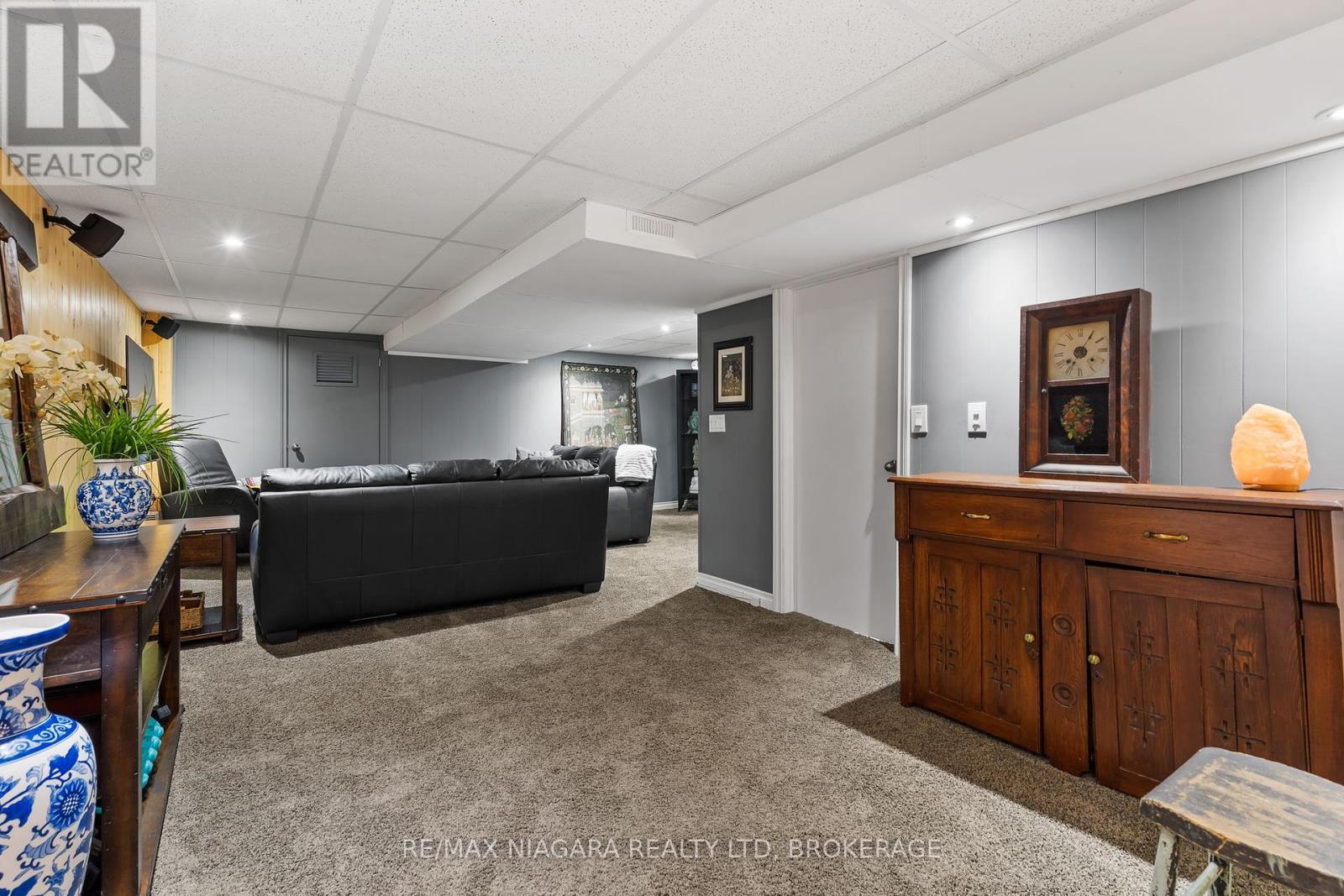 28 Thorncrest Road, Port Colborne (Main Street), ON - Indoor