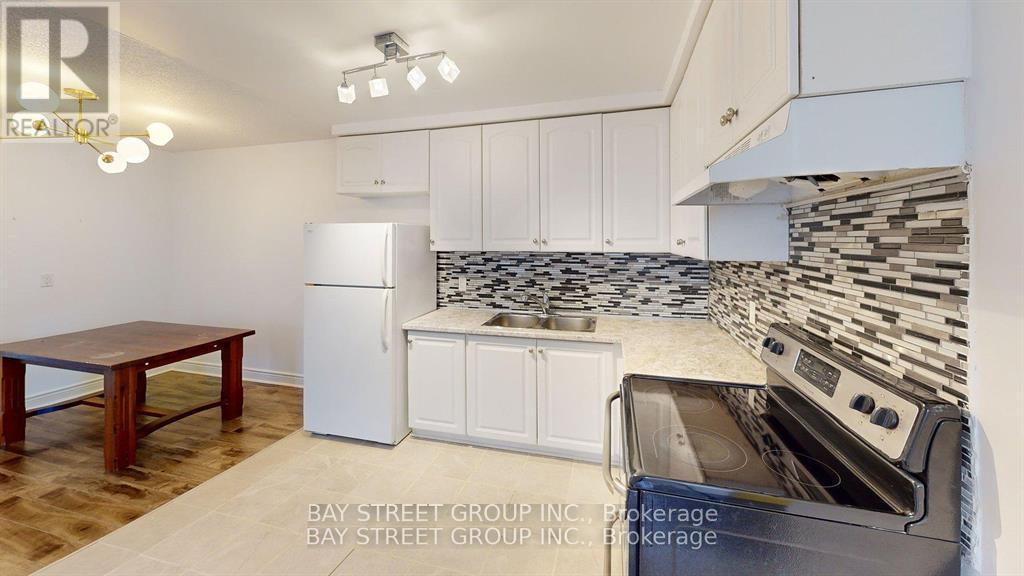 1 - 1448 Outlet Drive, Oshawa, ON - Indoor Photo Showing Kitchen