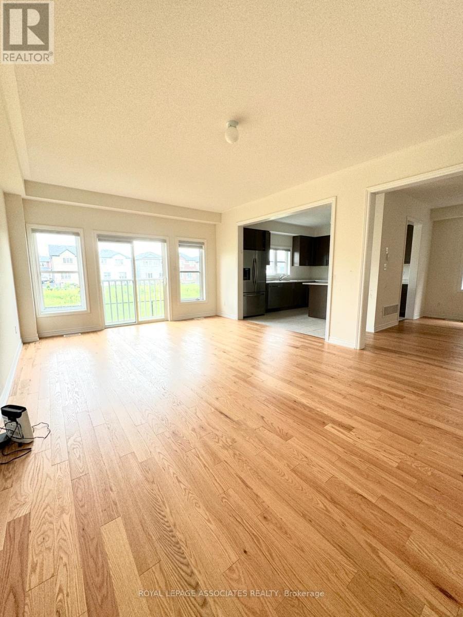 1108 Skyridge Boulevard, Pickering, ON - Indoor Photo Showing Living Room