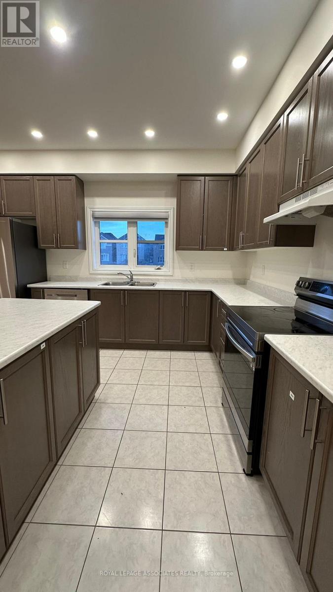 1108 Skyridge Boulevard, Pickering, ON - Indoor Photo Showing Kitchen