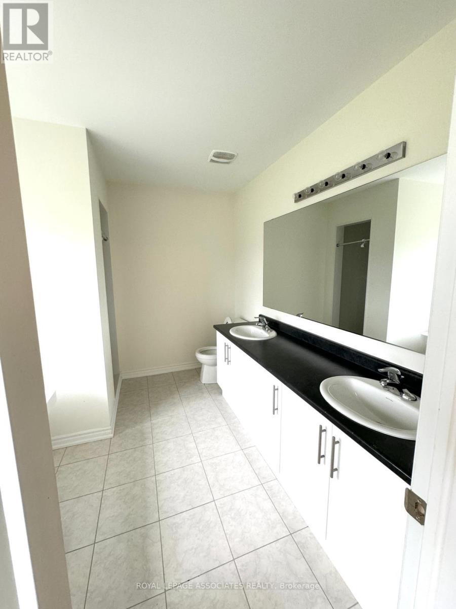 1108 Skyridge Boulevard, Pickering, ON - Indoor Photo Showing Bathroom