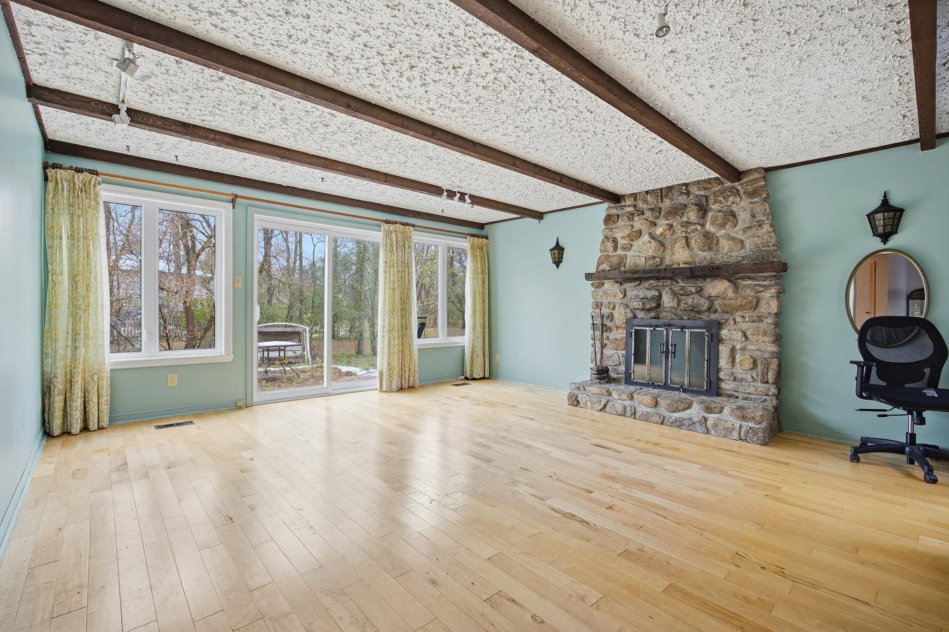 Salle familiale - 62 Crois. Fairlawn, Beaconsfield, QC - Indoor With Fireplace