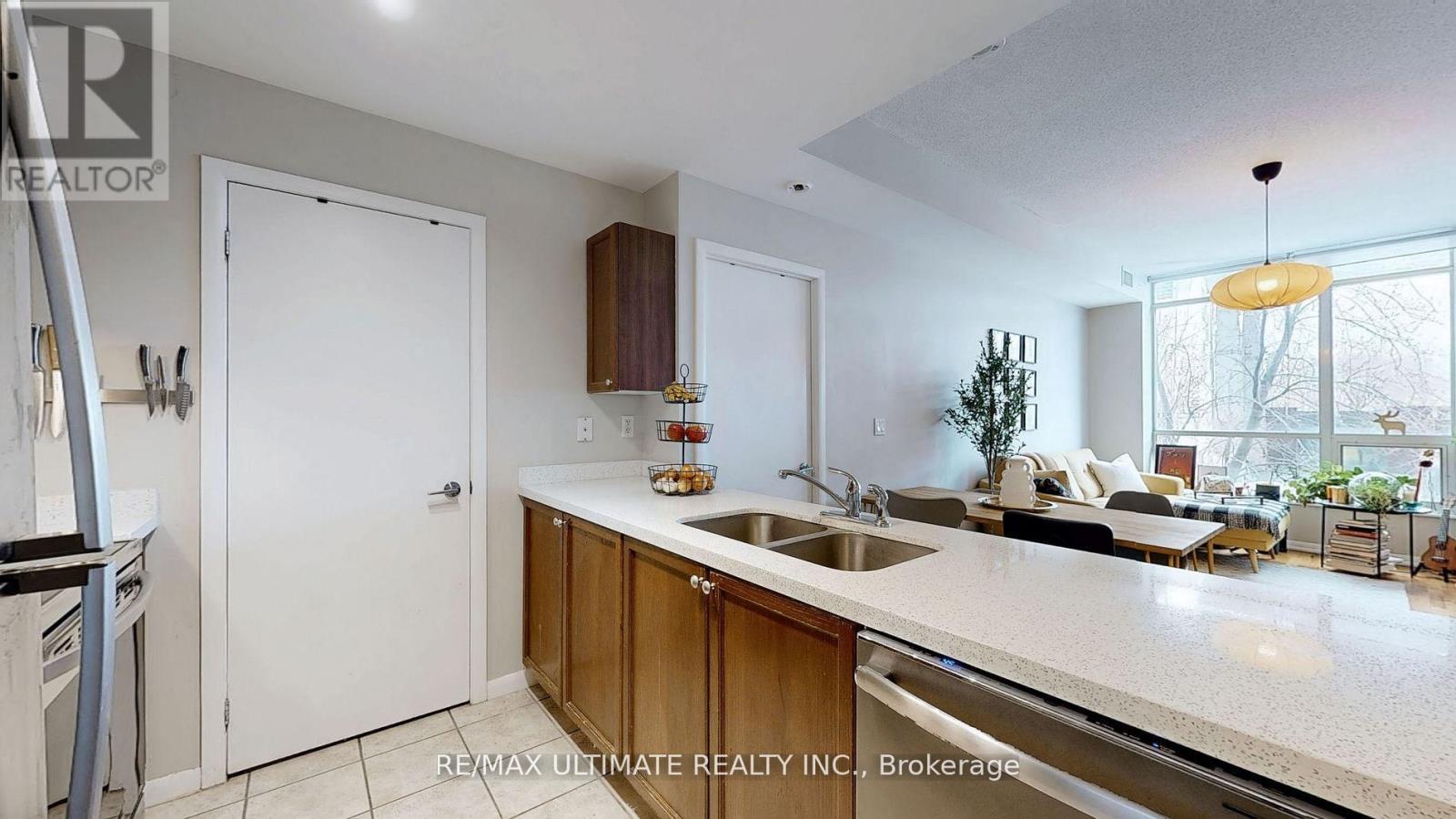 228 - 231 Fort York Boulevard, Toronto, ON - Indoor Photo Showing Kitchen With Double Sink