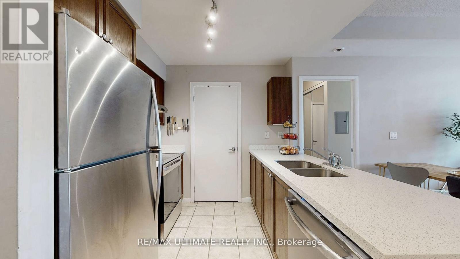 228 - 231 Fort York Boulevard, Toronto, ON - Indoor Photo Showing Kitchen With Double Sink