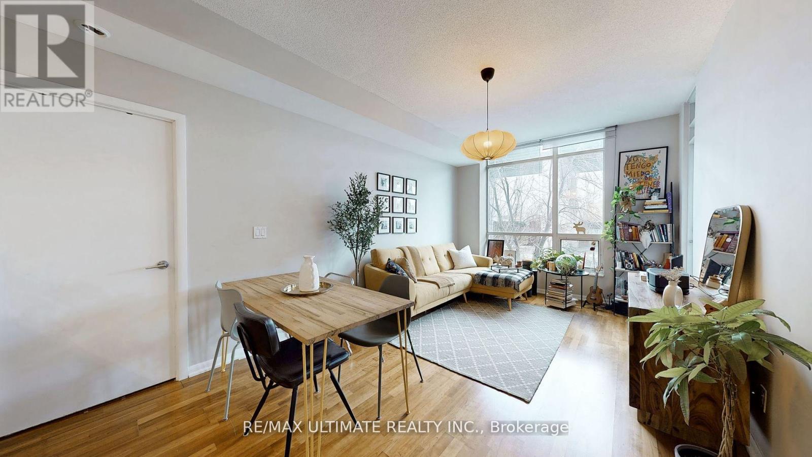 228 - 231 Fort York Boulevard, Toronto, ON - Indoor