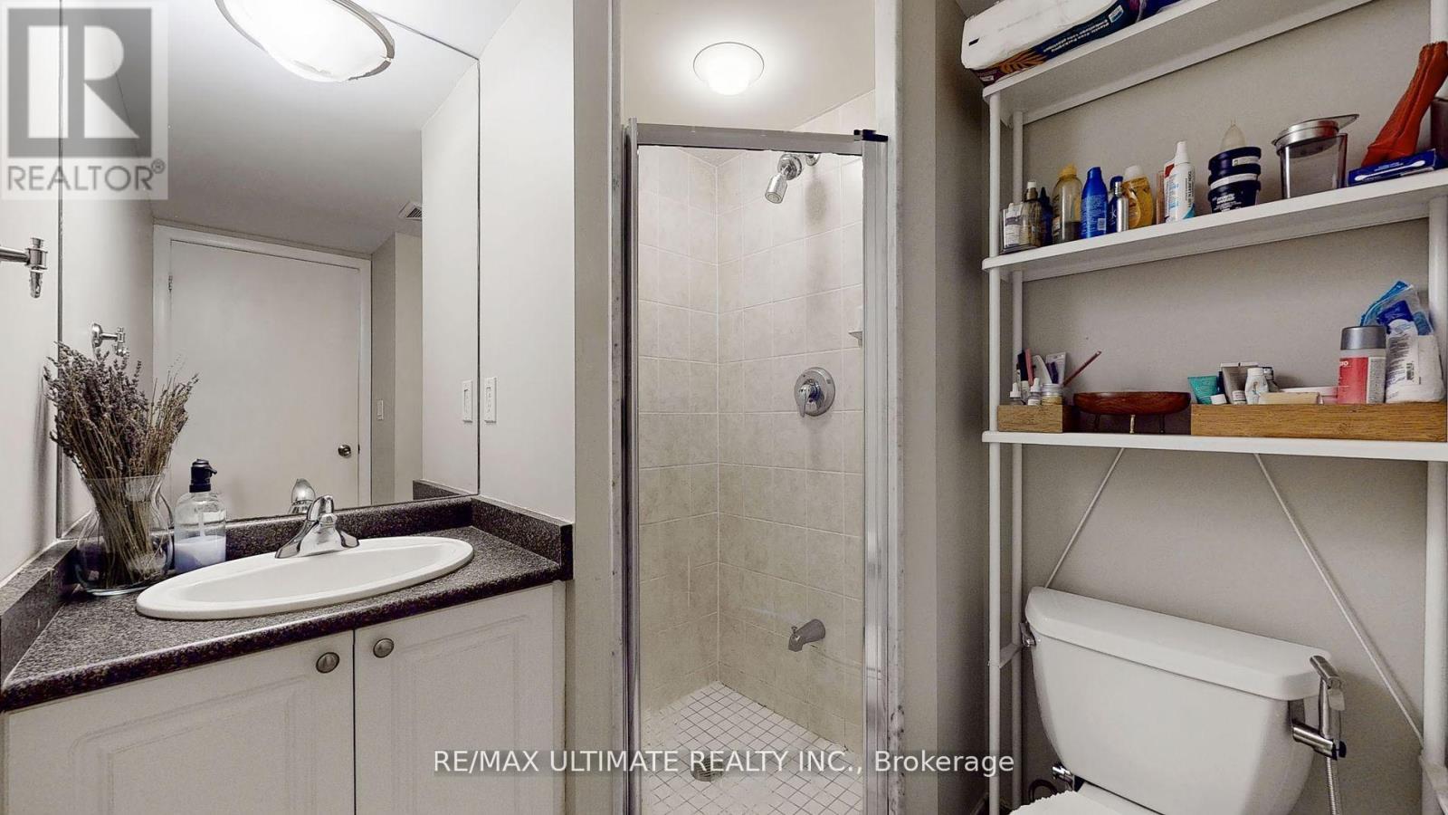 228 - 231 Fort York Boulevard, Toronto, ON - Indoor Photo Showing Bathroom