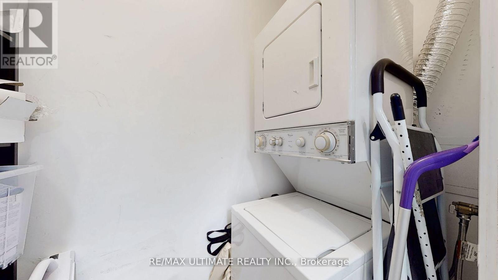 228 - 231 Fort York Boulevard, Toronto, ON - Indoor Photo Showing Laundry Room