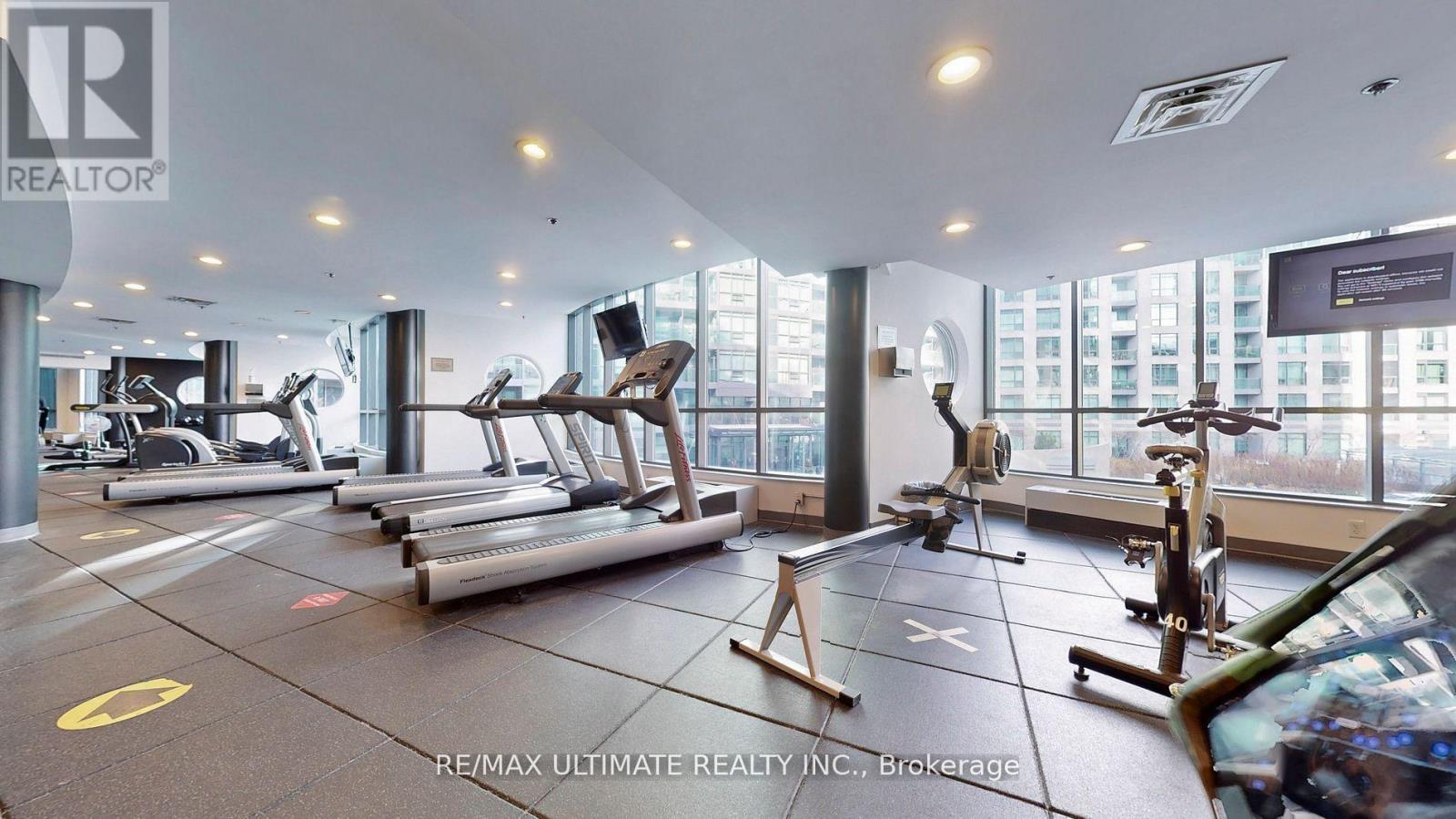 228 - 231 Fort York Boulevard, Toronto, ON - Indoor Photo Showing Gym Room