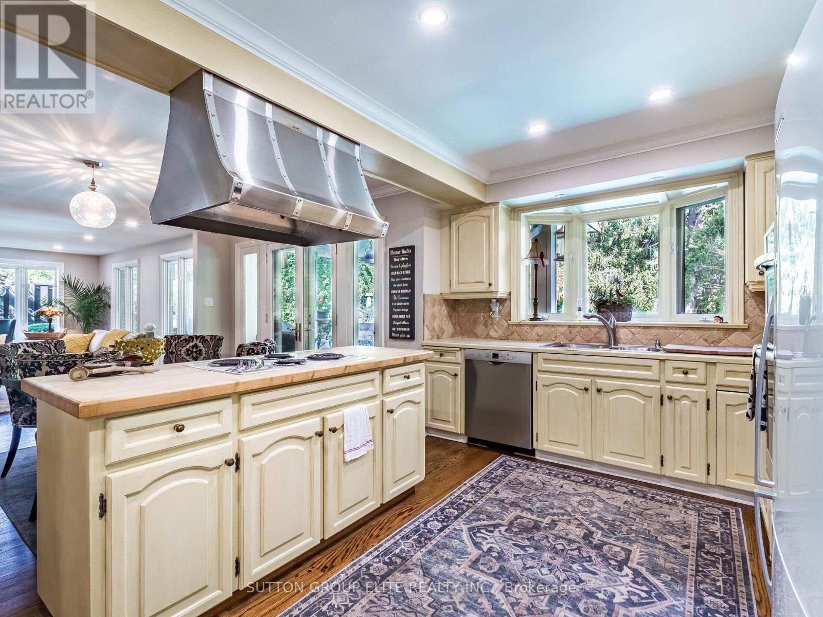 2269 Shardawn Mews, Mississauga, ON - Indoor Photo Showing Kitchen