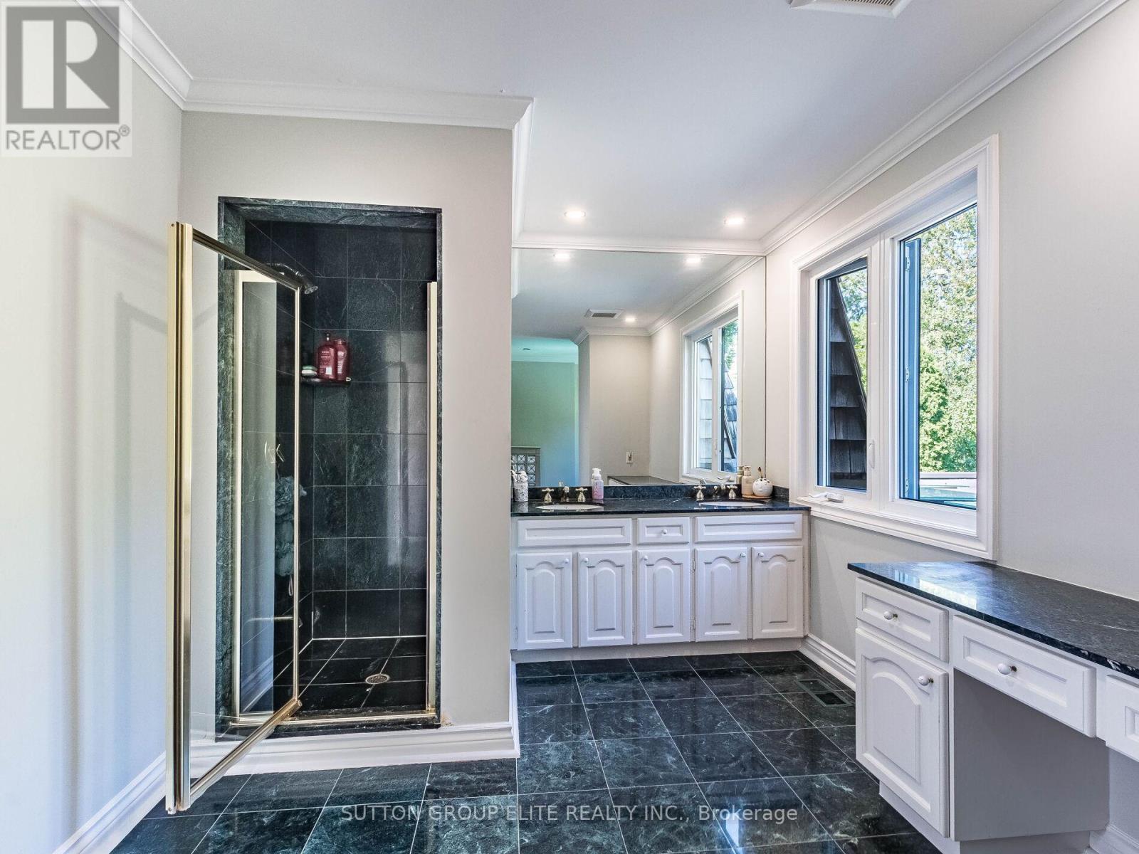 2269 Shardawn Mews, Mississauga, ON - Indoor Photo Showing Bathroom