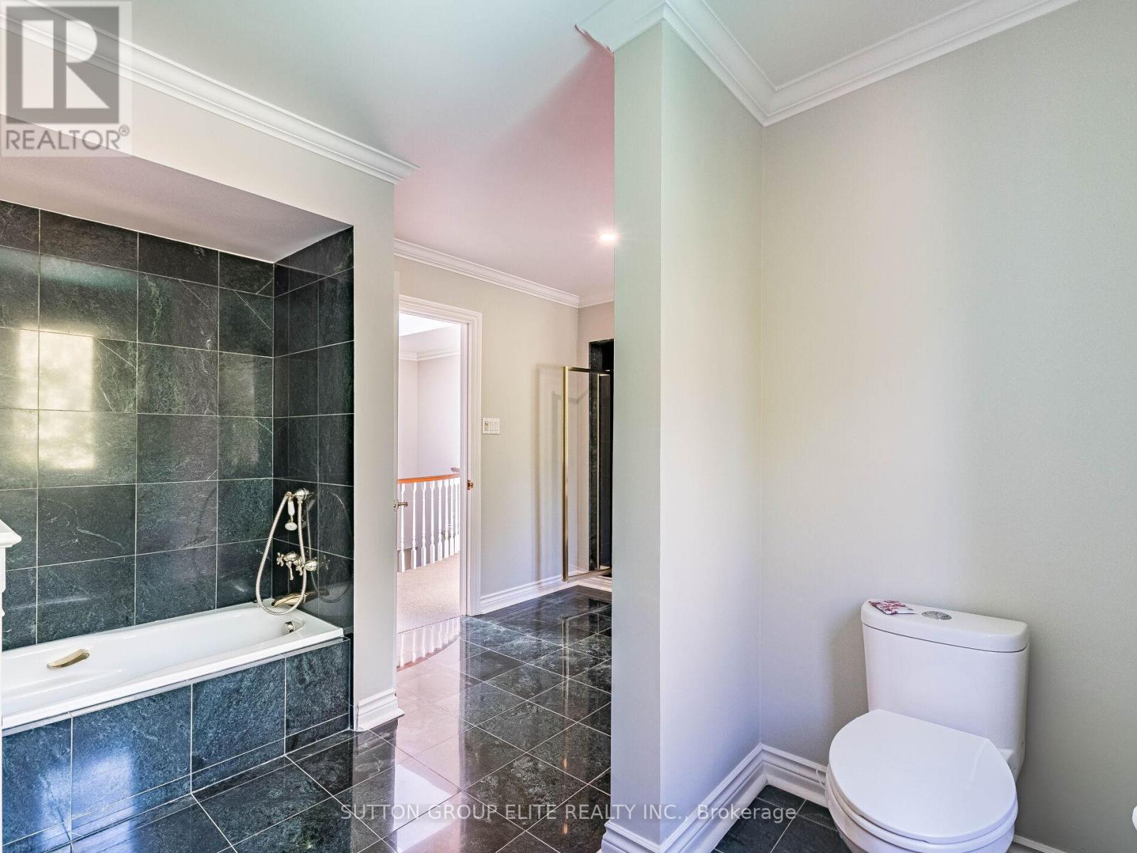 2269 Shardawn Mews, Mississauga, ON - Indoor Photo Showing Bathroom