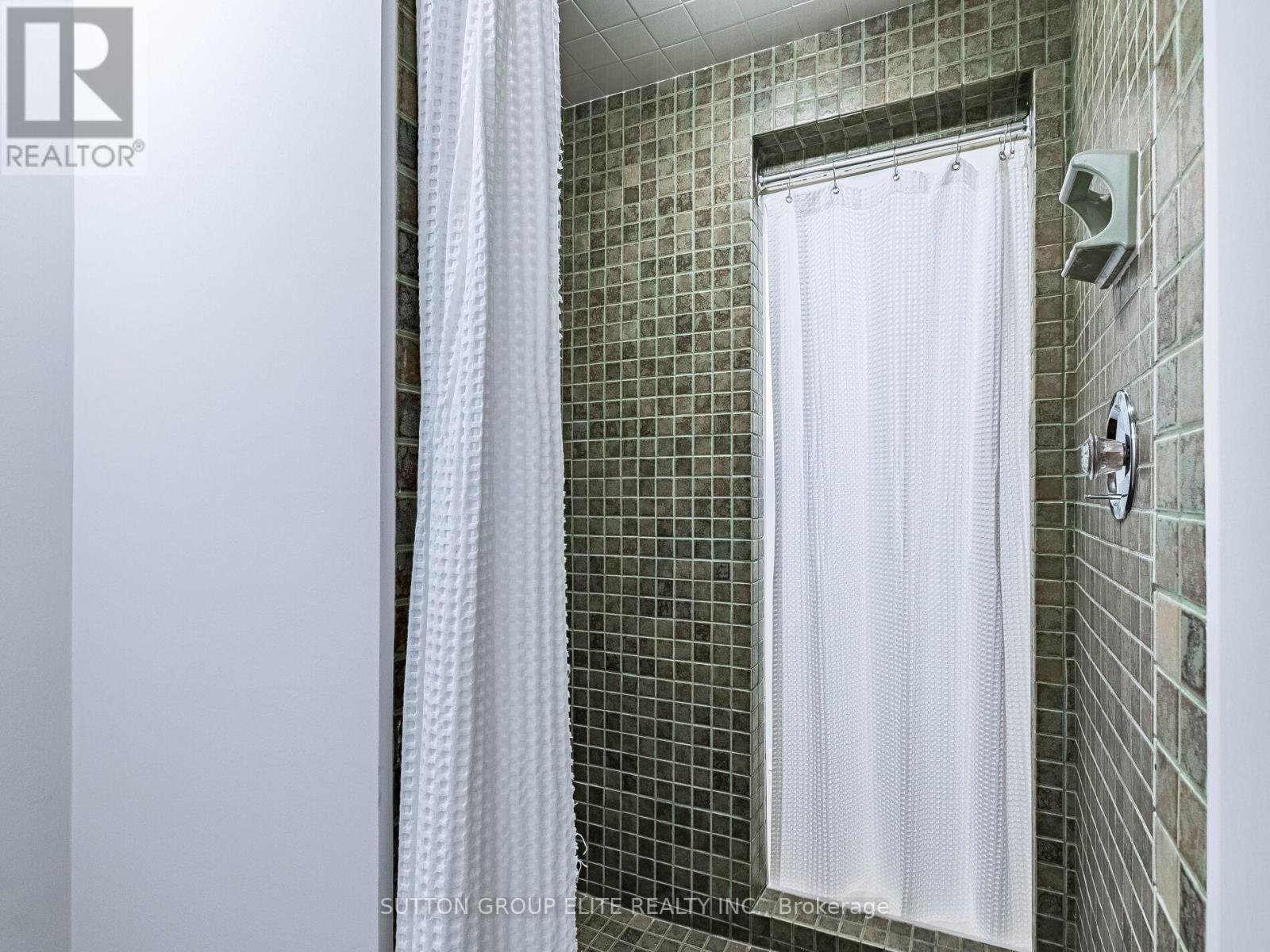 2269 Shardawn Mews, Mississauga, ON - Photo Showing Bathroom