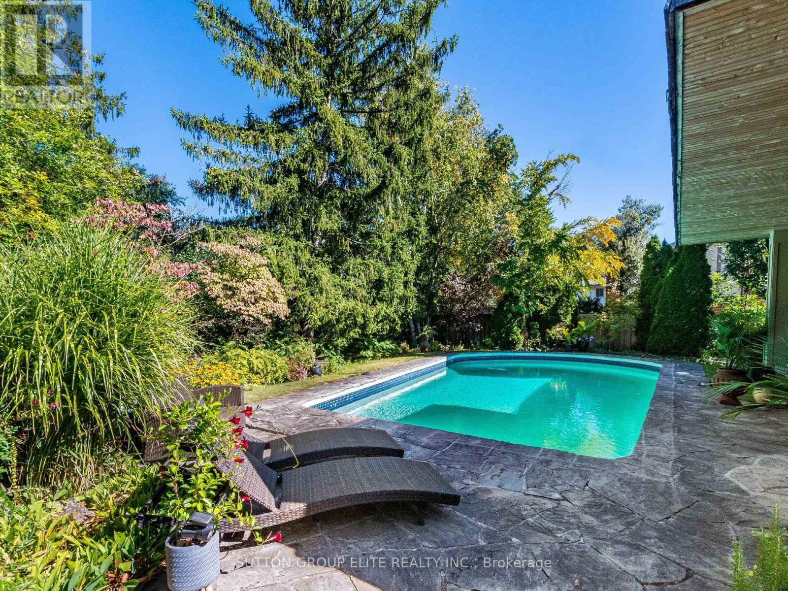 2269 Shardawn Mews, Mississauga, ON - Outdoor With In Ground Pool