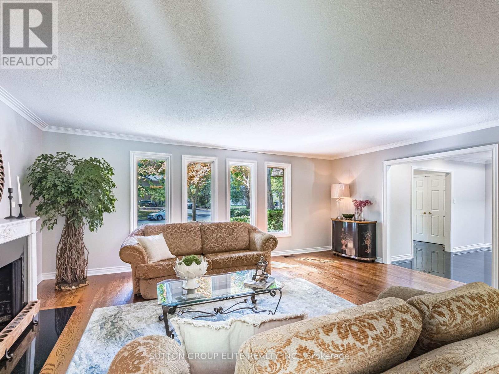 2269 Shardawn Mews, Mississauga, ON - Indoor Photo Showing Living Room With Fireplace