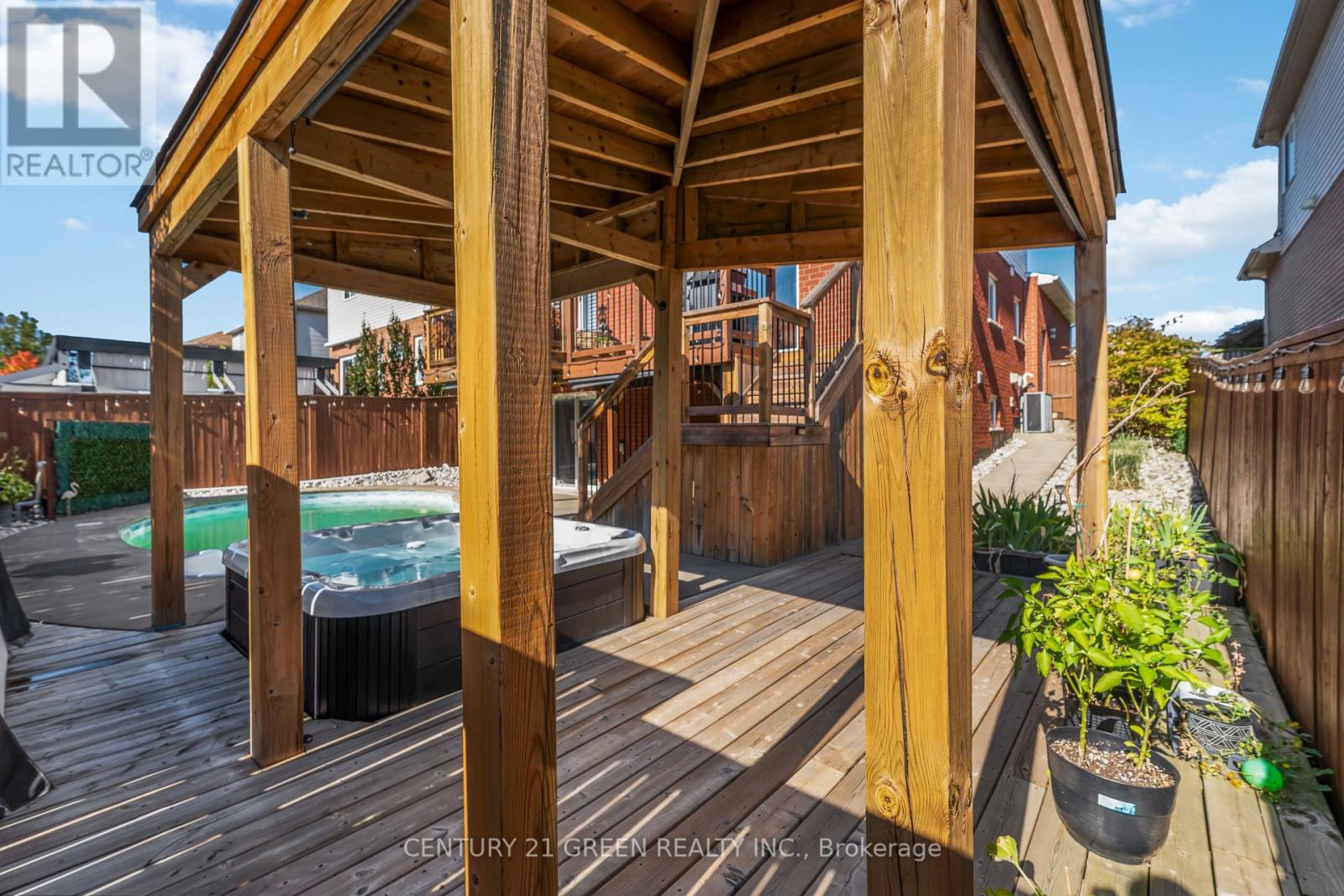 39 Honey Locust Circle, Thorold, ON - Outdoor With Deck Patio Veranda