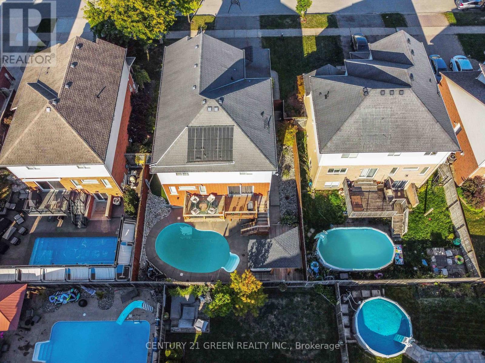 39 Honey Locust Circle, Thorold, ON - Outdoor With Above Ground Pool With Deck Patio Veranda