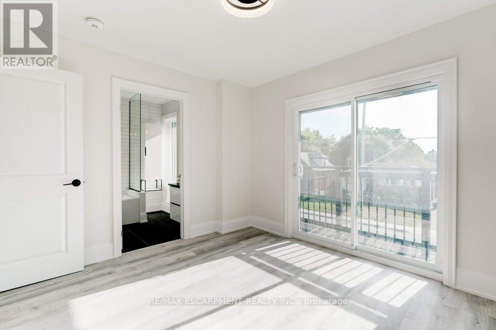 38 East 16Th Street, Hamilton, ON - Indoor