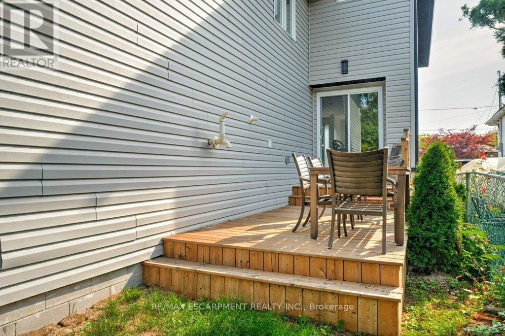 38 East 16Th Street, Hamilton, ON - Outdoor With Exterior