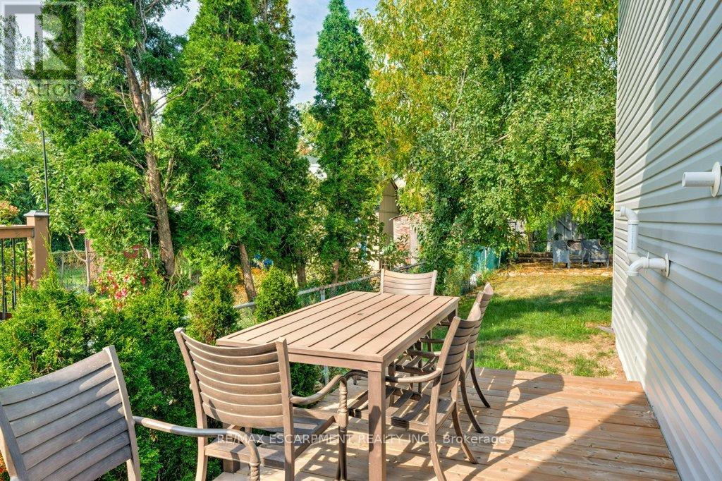 38 East 16Th Street, Hamilton, ON - Outdoor