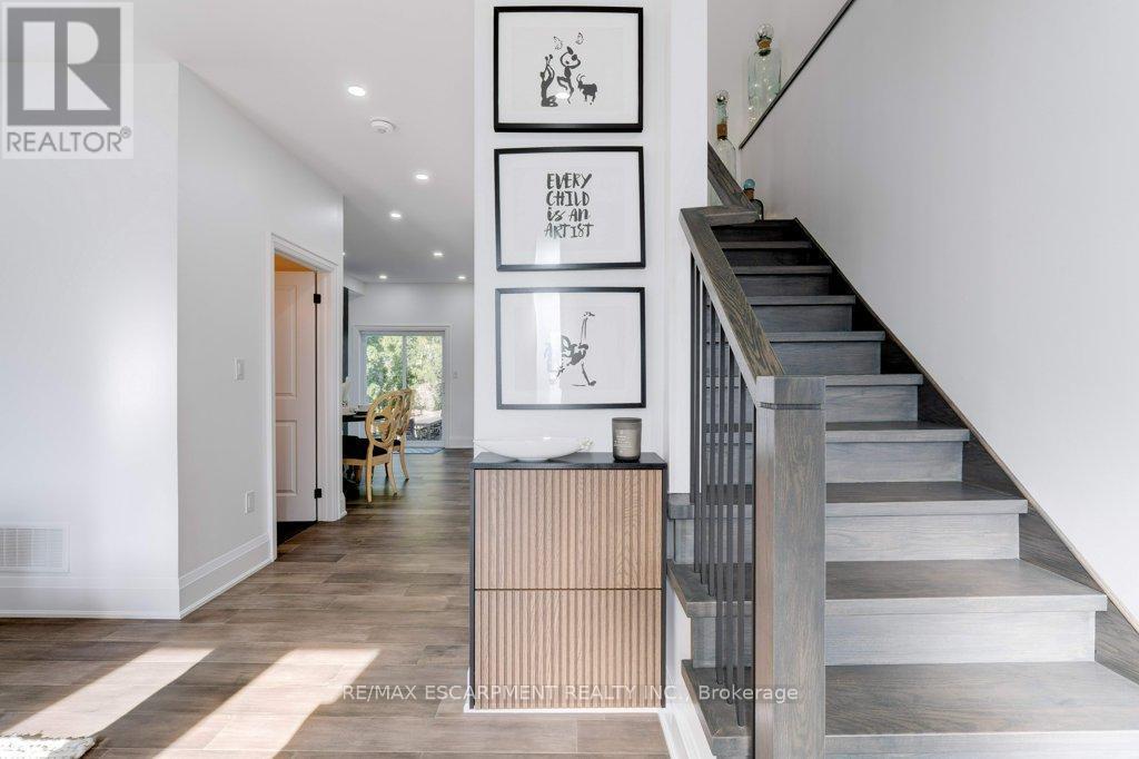 38 East 16Th Street, Hamilton, ON - Indoor Photo Showing Other Room