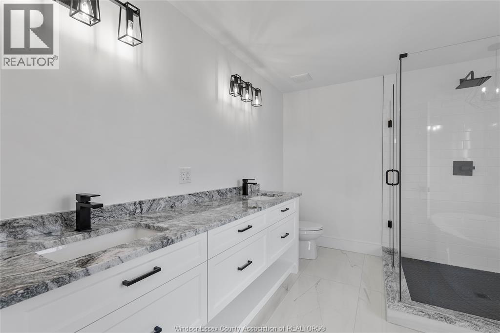 7355 Garnet, Mcgregor, ON - Indoor Photo Showing Bathroom