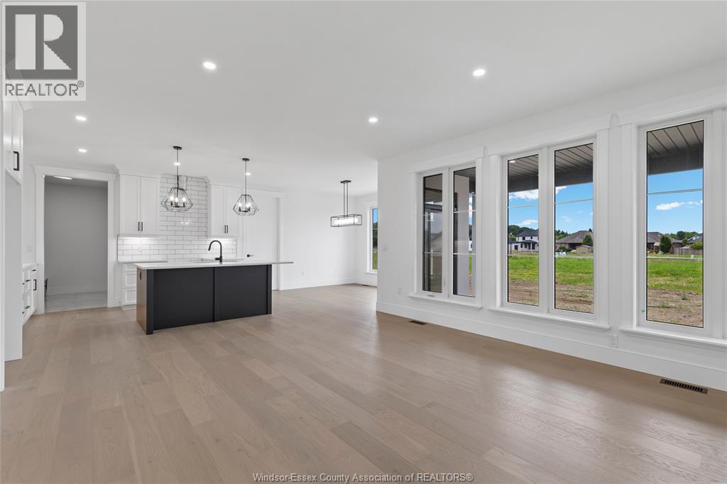 7355 Garnet, Mcgregor, ON - Indoor Photo Showing Kitchen
