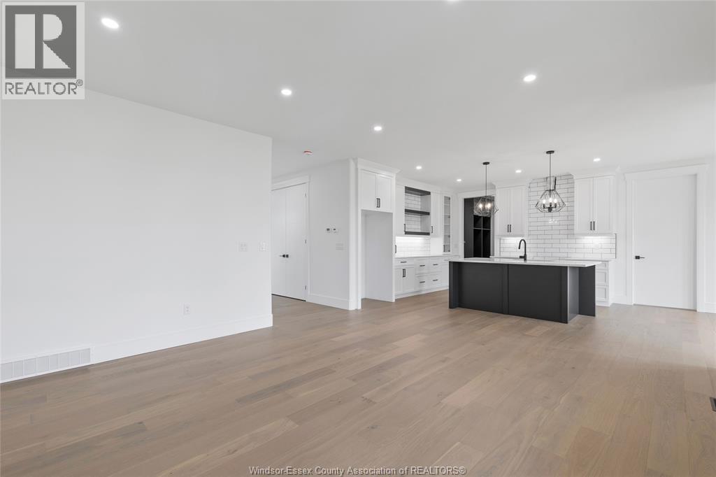 7355 Garnet, Mcgregor, ON - Indoor Photo Showing Kitchen