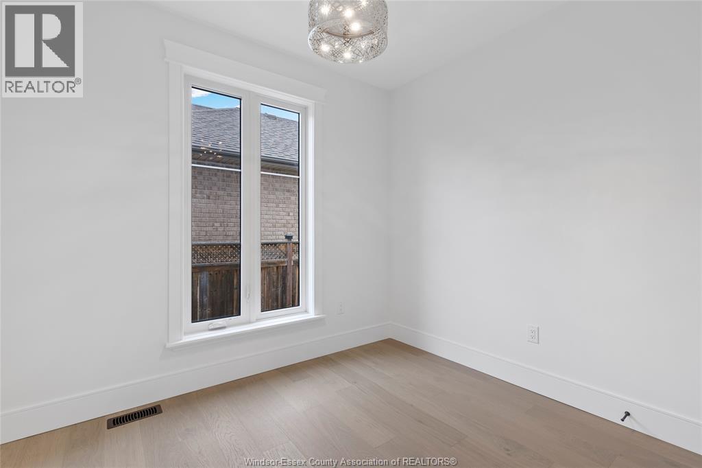 7355 Garnet, Mcgregor, ON - Indoor Photo Showing Other Room