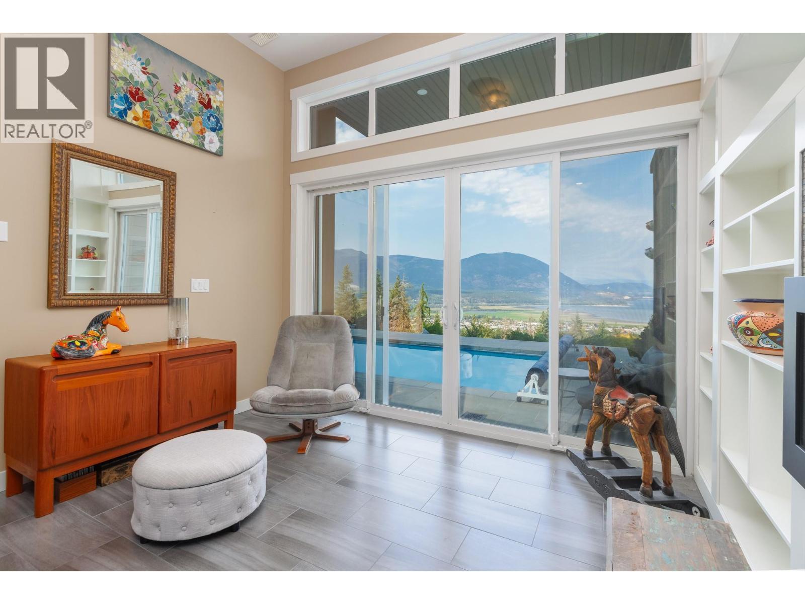 1061 19 Avenue Se, Salmon Arm, BC - Indoor