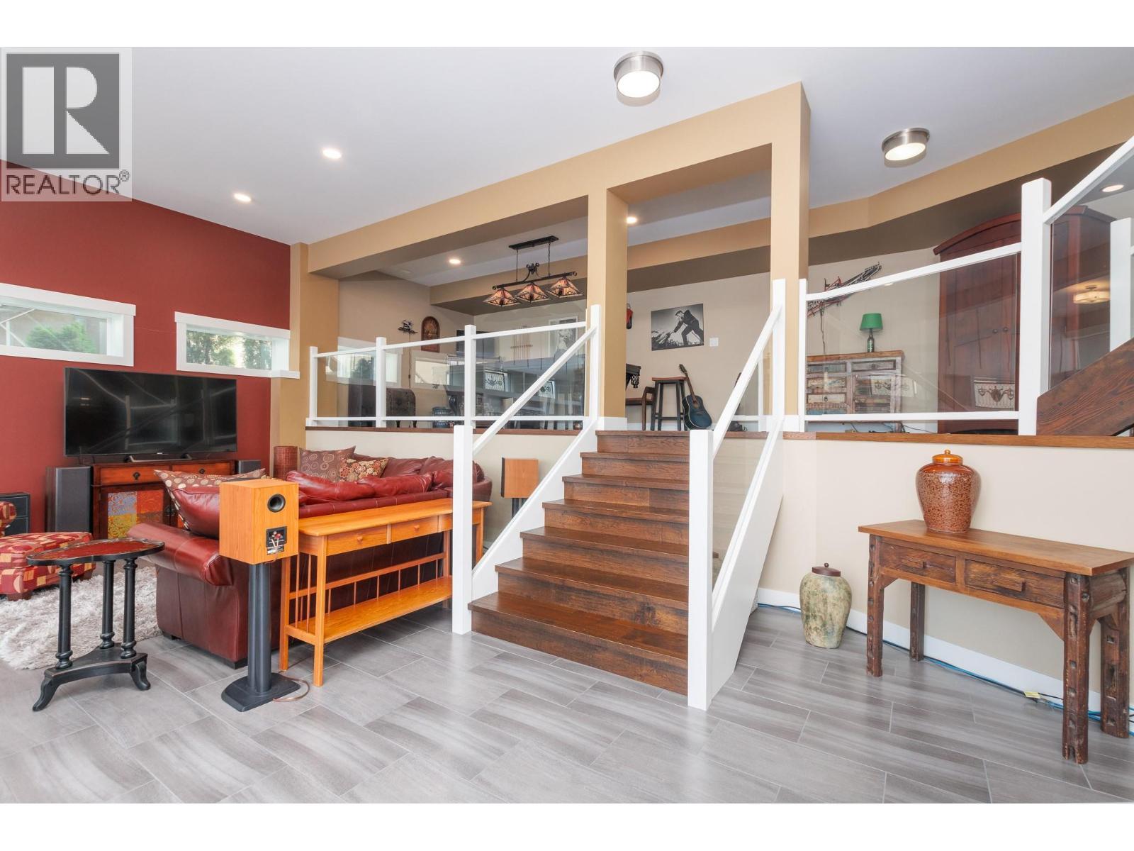 1061 19 Avenue Se, Salmon Arm, BC - Indoor Photo Showing Other Room