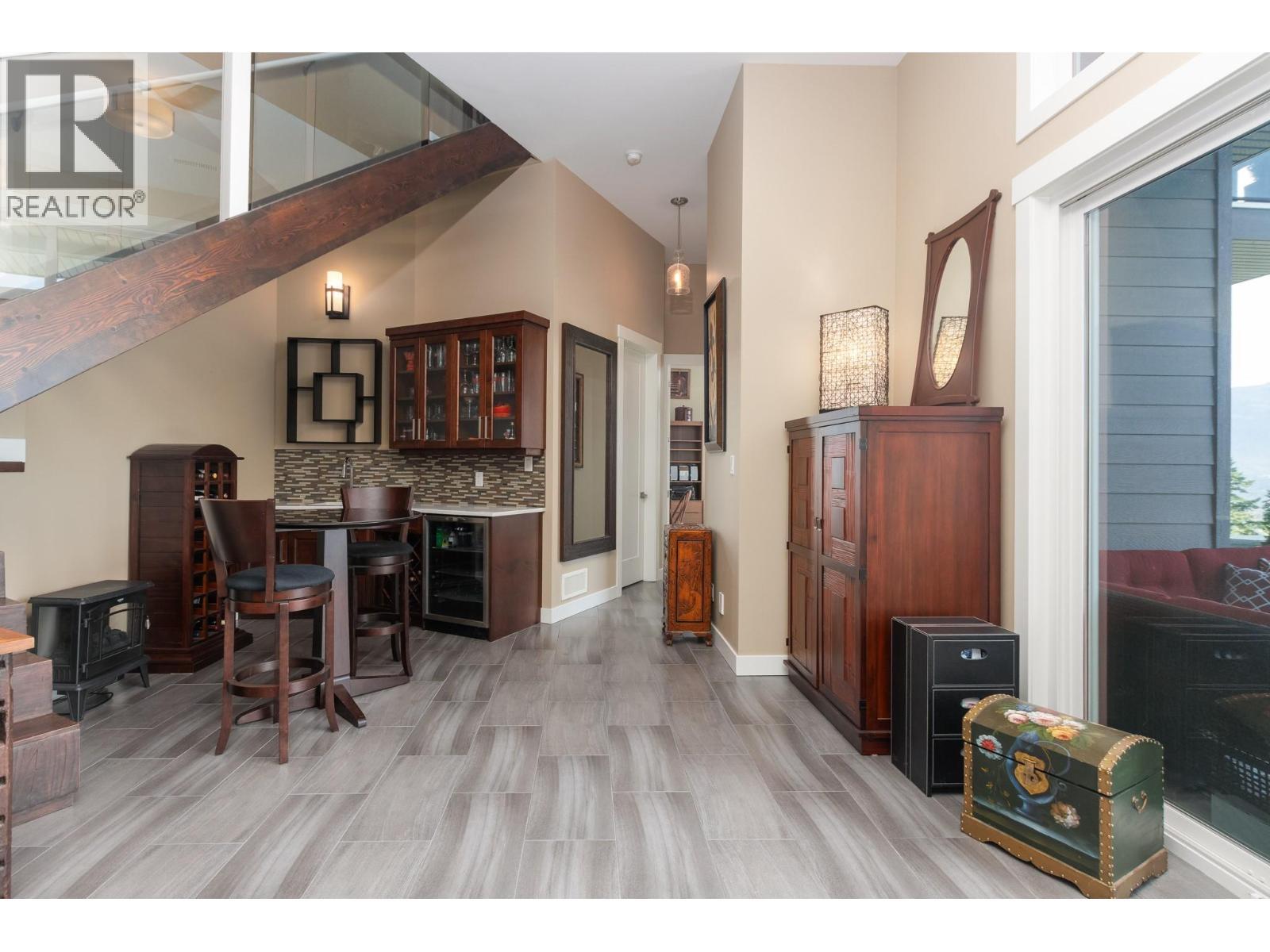 1061 19 Avenue Se, Salmon Arm, BC - Indoor Photo Showing Other Room